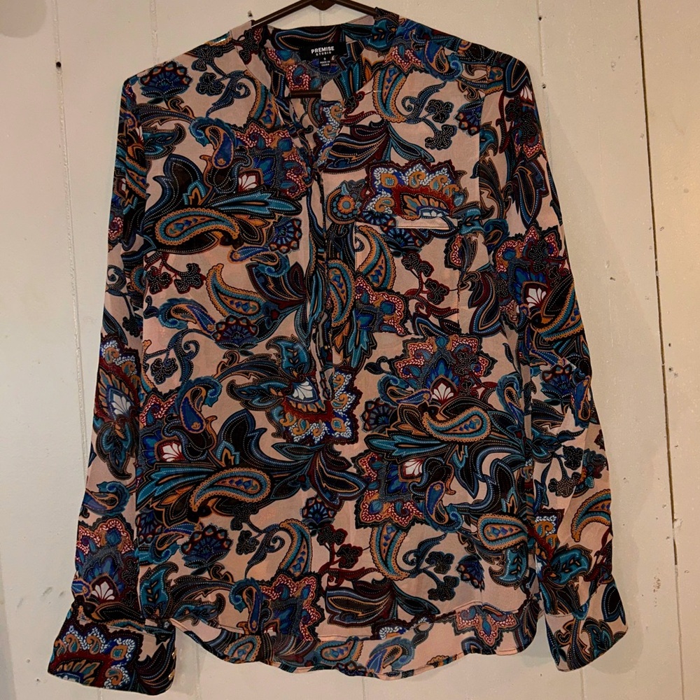Premise studio size small patter top